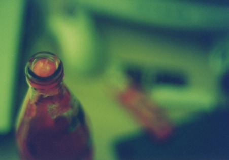 wassereisflasche im grunen